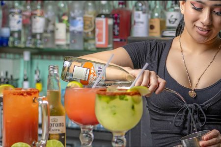 toreros-bartender-female